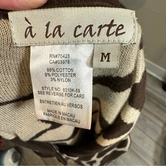 A’ la Carte Long Animal Print Sweater Medium - Picture 5 of 6